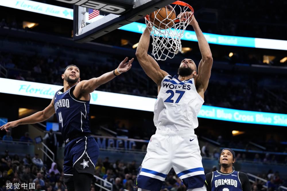 更揭示了足 更揭示了足